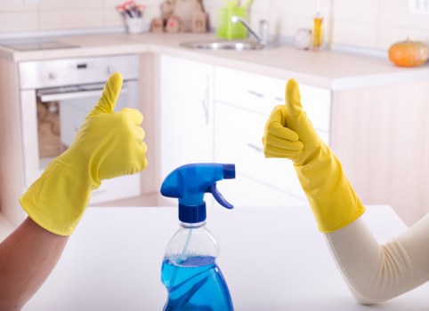 Deep cleaning of kitchen and bathroom surfaces in N19