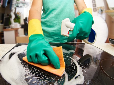 Final-stage deep cleaning in N19 for a spotless property