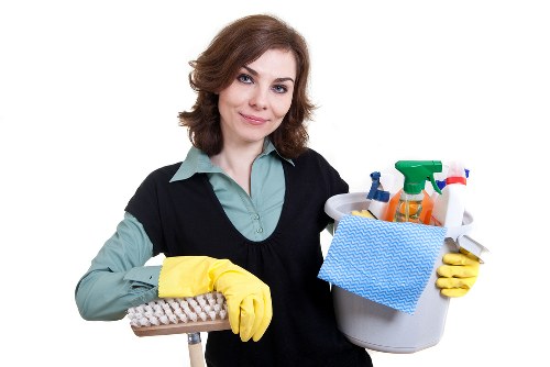Kitchen and bathroom cleaning essentials in N19